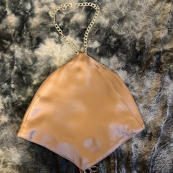 super cute never worn before bandana style top with chain halter neck. - Picture 3 of 3